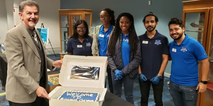 Dr. Stephen Dunnivant and students